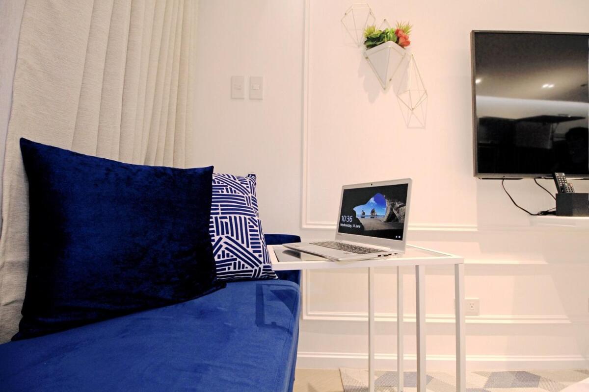 Modern Luxury Netflix Apartment *