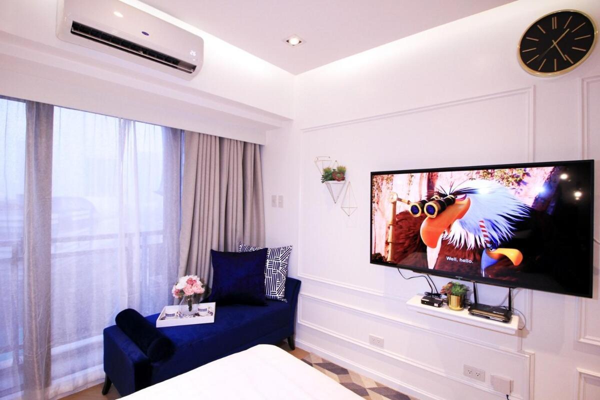 Modern Luxury Netflix Apartment *